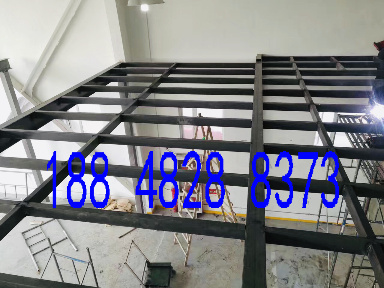 �Ĵ�¥����